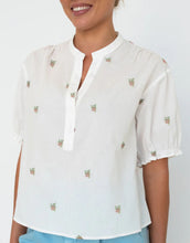 Load image into Gallery viewer, kireina-mariana-blouse-white-with-pink-flowers-womens-clothing