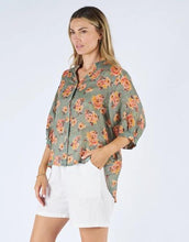 Load image into Gallery viewer, Worthier Floral Shirt - Green Floral