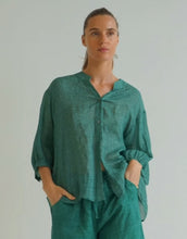Load image into Gallery viewer, Worthier Linen Shirt - Emerald