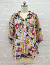 Load image into Gallery viewer, Worthier Sally Linen Top - Flower Print